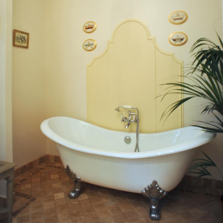 Villa L'Orangerie Du Grand Jardin Condé-sur-Seulles Habitación foto